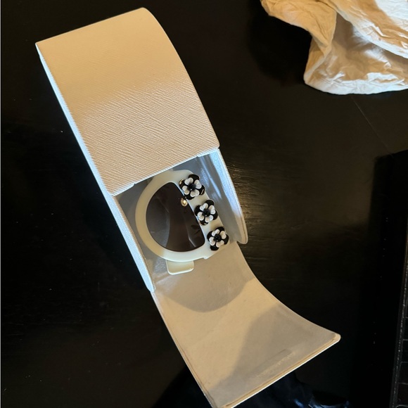 PRADA Limited Edition - Picture 11 of 13